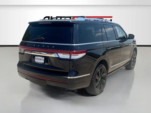 Used 2023 Lincoln Navigator Reserve AWD/4WD image 7