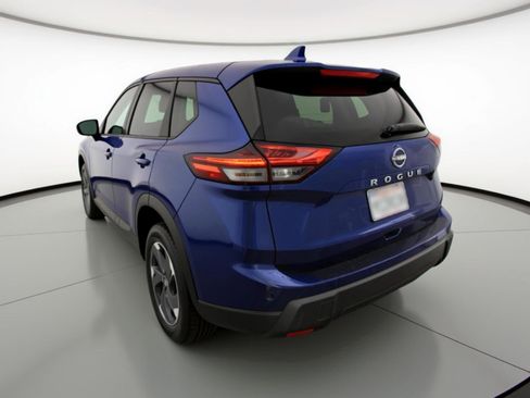 Used 2025 Nissan Rogue SV image 6