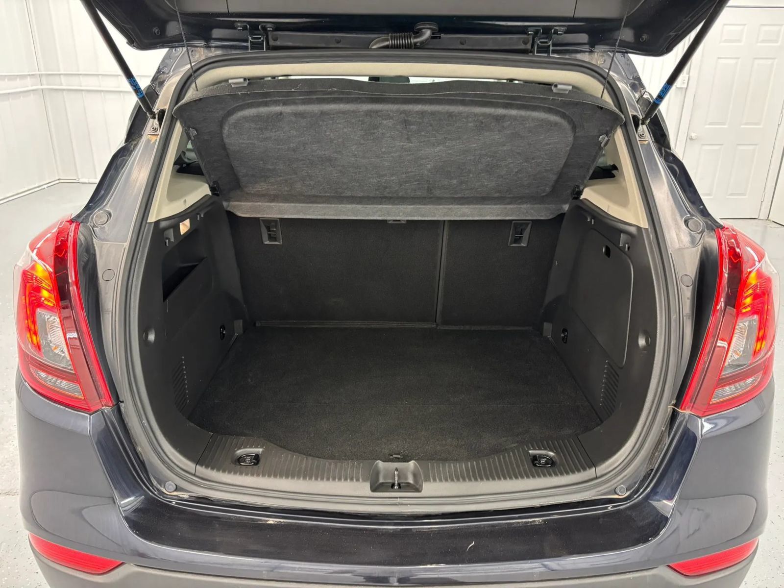 Used 2022 Buick Encore Preferred AWD/4WD image 34