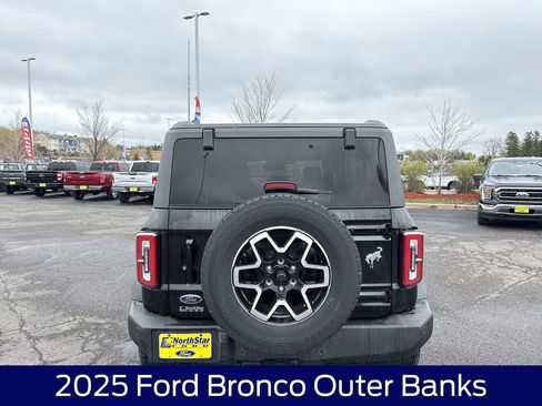 Used 2025 Ford Bronco Outer Banks AWD/4WD image 8