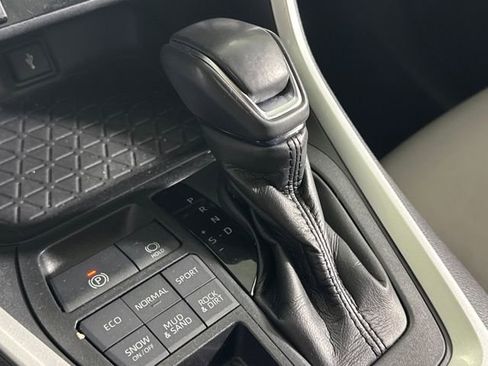 Used 2020 Toyota RAV4 XLE Premium image 27