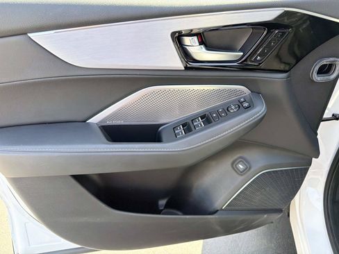 Used 2023 Acura MDX SH-AWD w/ Technology Package image 12