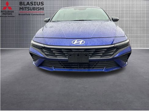 Used 2025 Hyundai Elantra Sport FWD image 19