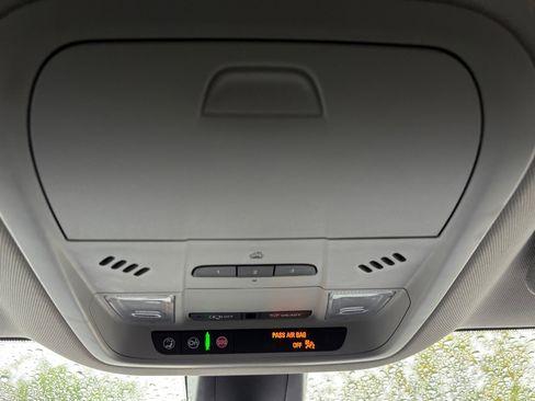 Used 2020 Buick Enclave Essence w/ Sound and Sites Package image 5