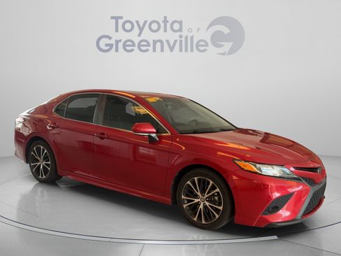 Used 2020 Toyota Camry SE w/ Convenience Package FWD image 8