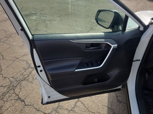 Certified 2023 Toyota RAV4 LE image 14