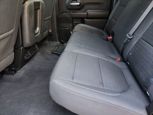 Used 2022 Chevrolet Silverado 2500 Custom w/ Custom Value Package image 33