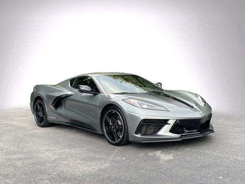 Used 2024 Chevrolet Corvette Stingray Preferred Cpe w/ Battery Protection Package RWD image 2