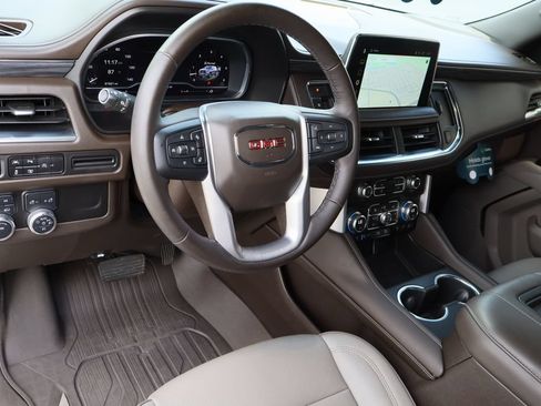 Certified 2023 GMC Yukon SLT w/ SLT Premium Package AWD/4WD image 12