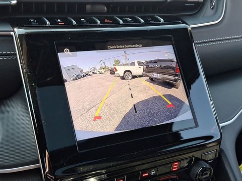New 2025 Jeep Grand Cherokee Laredo X w/ Luxury Tech Group I AWD/4WD image 17
