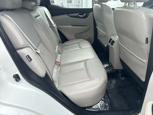 Used 2022 Nissan Rogue Sport SL w/ Premium Package image 16