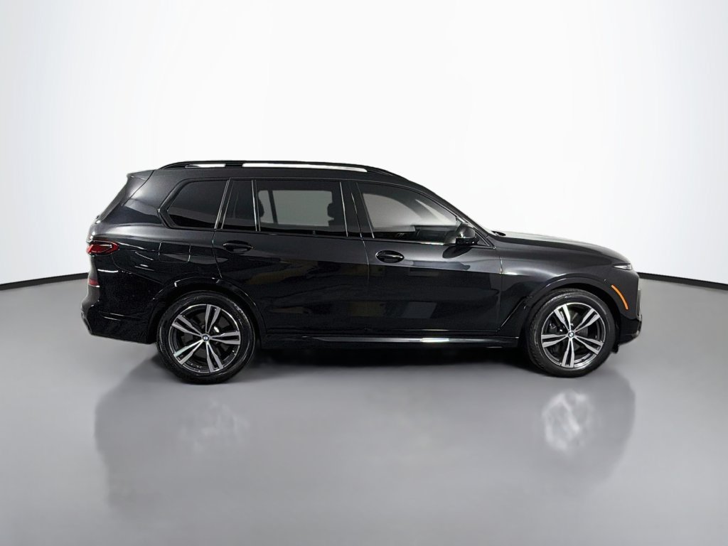 Used 2025 BMW X7 M60i w/ Climate Comfort Package AWD/4WD image 4
