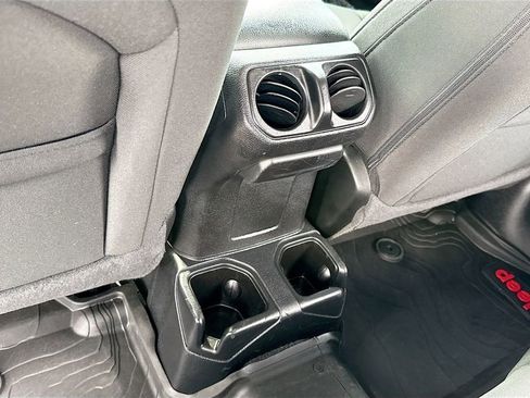 Used 2021 Jeep Wrangler Unlimited Sport image 28