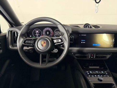 New 2025 Porsche Cayenne Coupe image 20