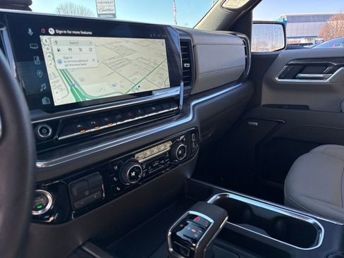 Used 2025 Chevrolet Silverado 1500 LTZ image 22