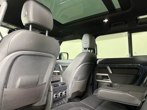 Used 2024 Land Rover Defender 110 X-Dynamic SE image 25