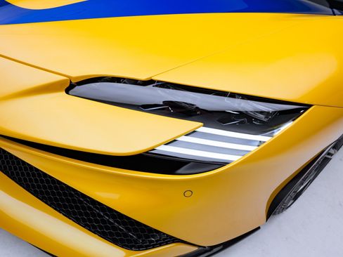 Used 2023 Ferrari SF90 Spider image 22