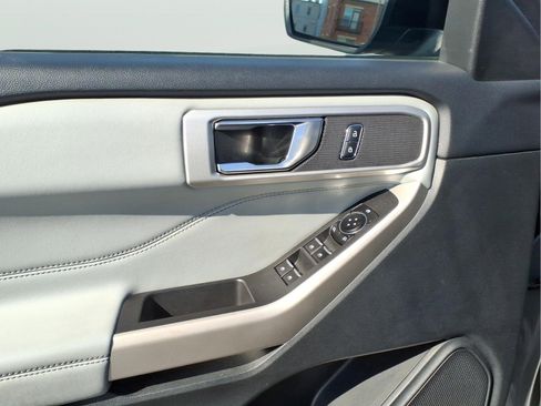 Used 2023 Ford Explorer XLT w/ Equipment Group 202A AWD/4WD image 9