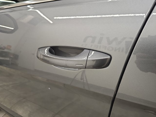 Used 2025 Volkswagen Atlas SE AWD/4WD image 20