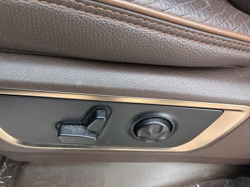 Used 2025 RAM 1500 Limited image 15