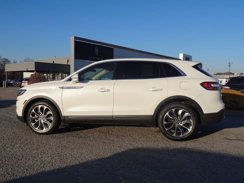 Certified 2021 Lincoln Nautilus Reserve image 7