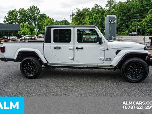 Used 2023 Jeep Gladiator Overland AWD/4WD image 8