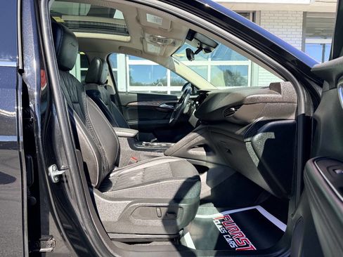 Used 2023 Buick Envision Avenir image 38