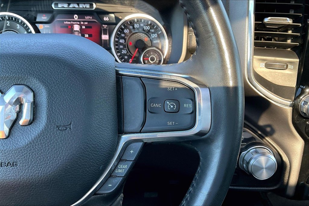 Used 2024 RAM 1500 Laramie AWD/4WD image 10