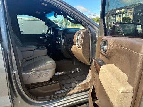 Used 2022 GMC Sierra 1500 SLT w/ X31 Off-Road Package image 28