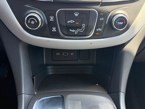 Used 2023 Chevrolet Equinox LS w/ LS Convenience Package FWD image 15