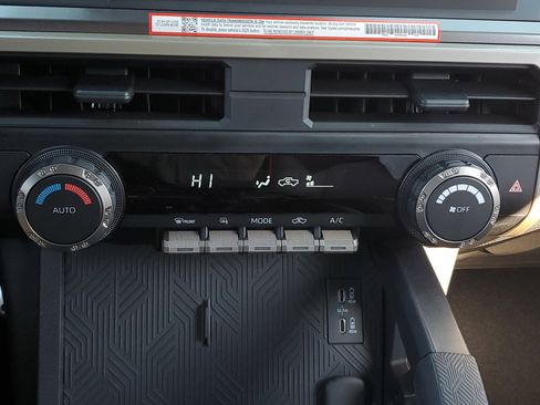 Used 2025 Toyota Tacoma TRD Sport image 27