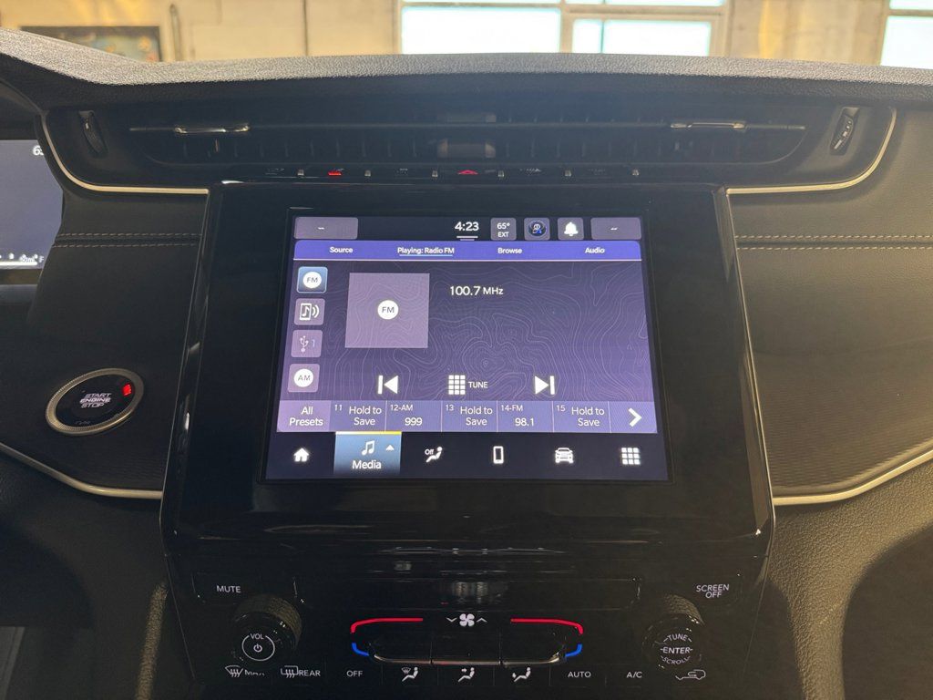 New 2025 Jeep Grand Cherokee Laredo X AWD/4WD image 17