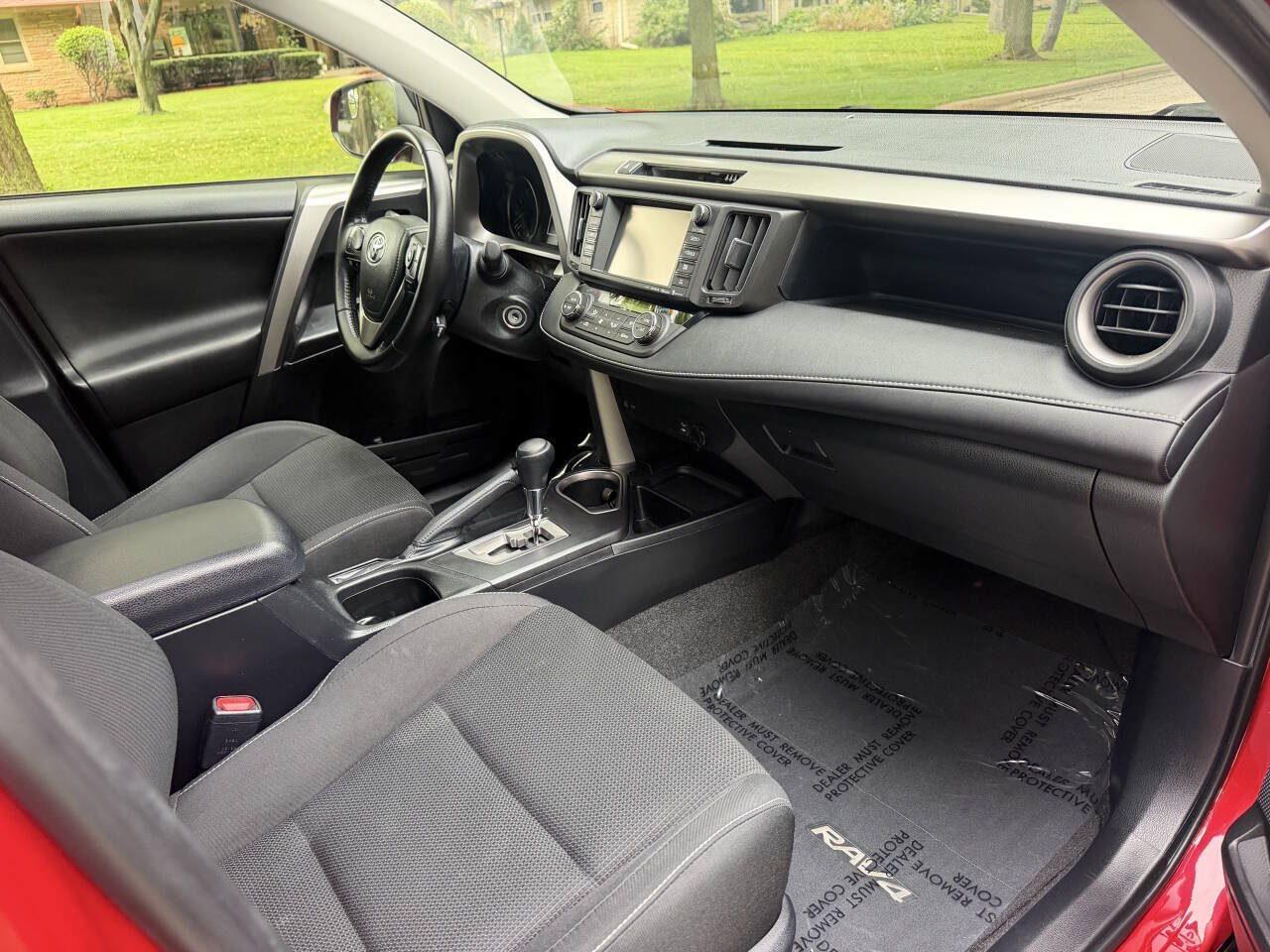 Used 2017 Toyota RAV4 XLE FWD image 16