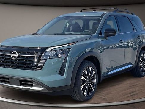 New 2026 Nissan Pathfinder Platinum image 1