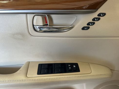 Used 2014 Lexus ES 300h w/ Premium Package w/Bamboo Trim FWD image 15