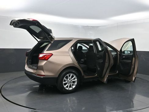 Used 2018 Chevrolet Equinox LT AWD/4WD image 34