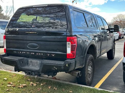 Used 2019 Ford F250 Lariat w/ Lariat Ultimate Package image 2