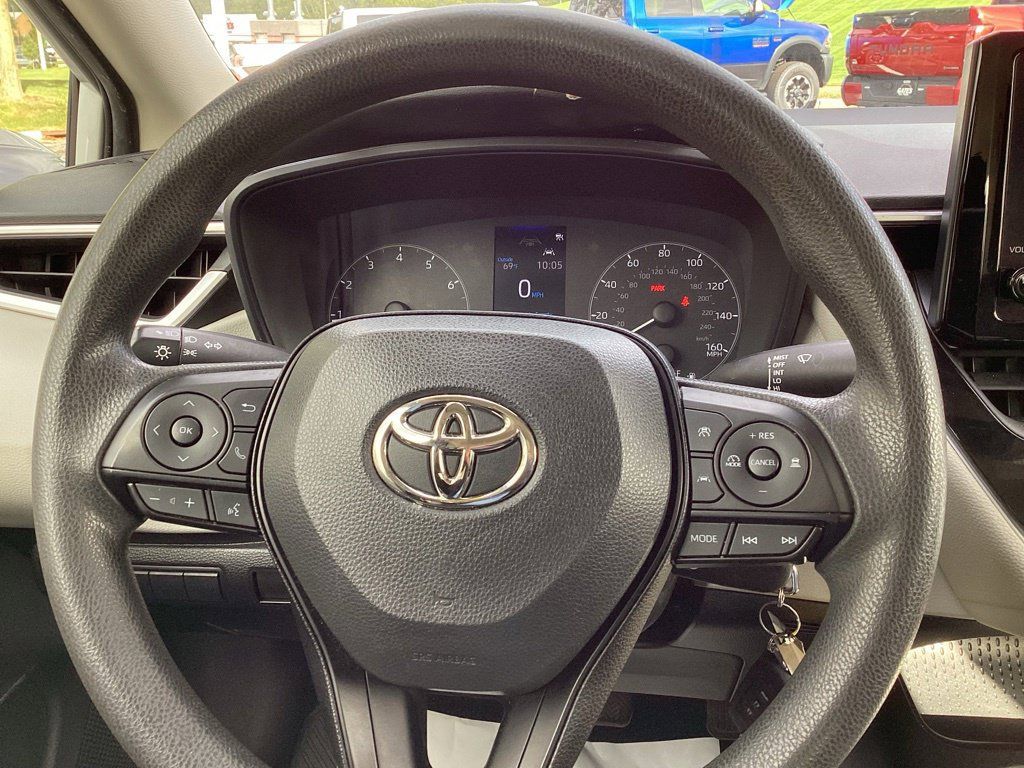 Used 2023 Toyota Corolla LE FWD image 20