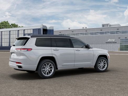 New 2025 Jeep Grand Cherokee L Summit w/ Luxury Tech Group V image 4