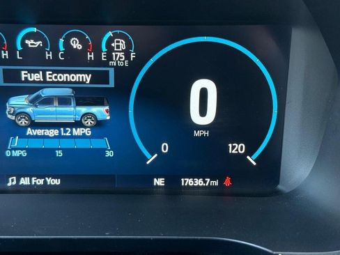 Certified 2022 Ford F150 Lariat w/ Equipment Group 502A High image 17