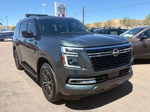 Certified 2025 Nissan Armada Platinum AWD/4WD image 6