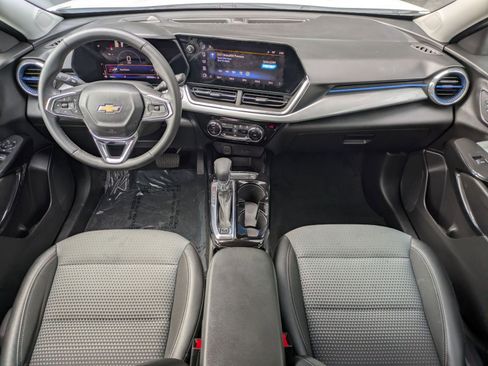 Used 2024 Chevrolet Trax LT w/ Driver Confidence Package FWD image 23