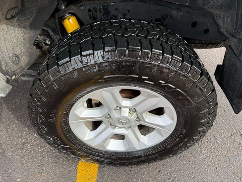 Used 2005 Lexus GX 470 image 10