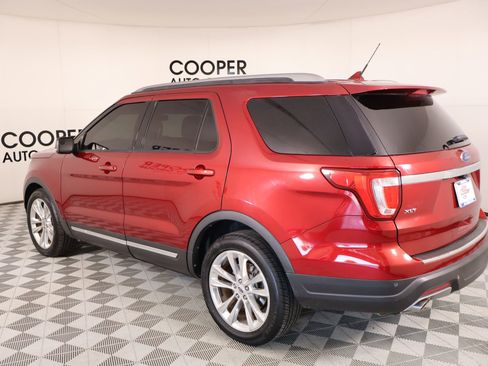 Used 2018 Ford Explorer XLT w/ Equipment Group 202A image 24