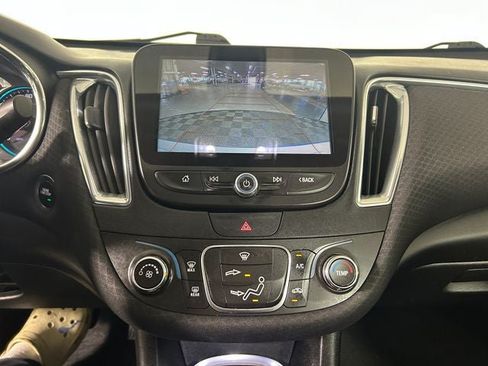 Used 2018 Chevrolet Malibu LT FWD image 22