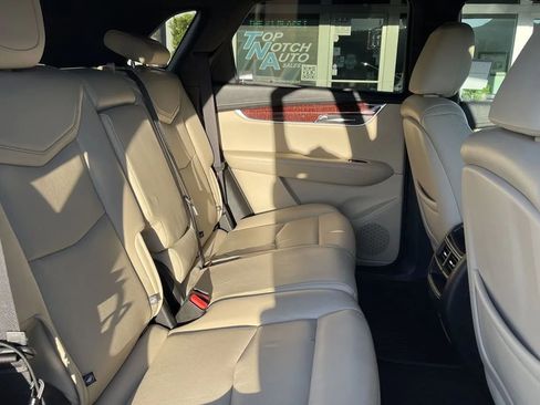 Used 2019 Cadillac XT5 Luxury image 27