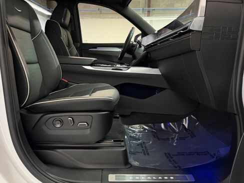 Certified 2025 Cadillac Escalade Sport w/ Touring Package AWD/4WD image 42