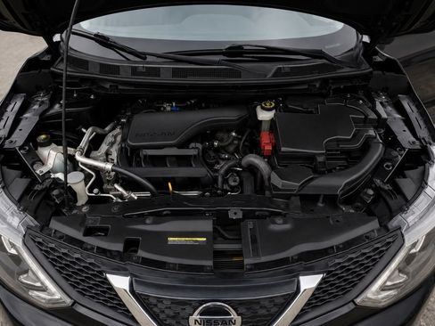 Used 2018 Nissan Rogue Sport SV FWD image 11
