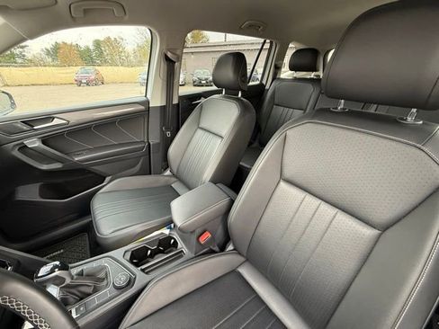 Used 2022 Volkswagen Tiguan SE AWD/4WD image 9