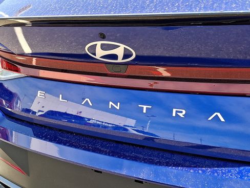 Certified 2025 Hyundai Elantra Sport image 30